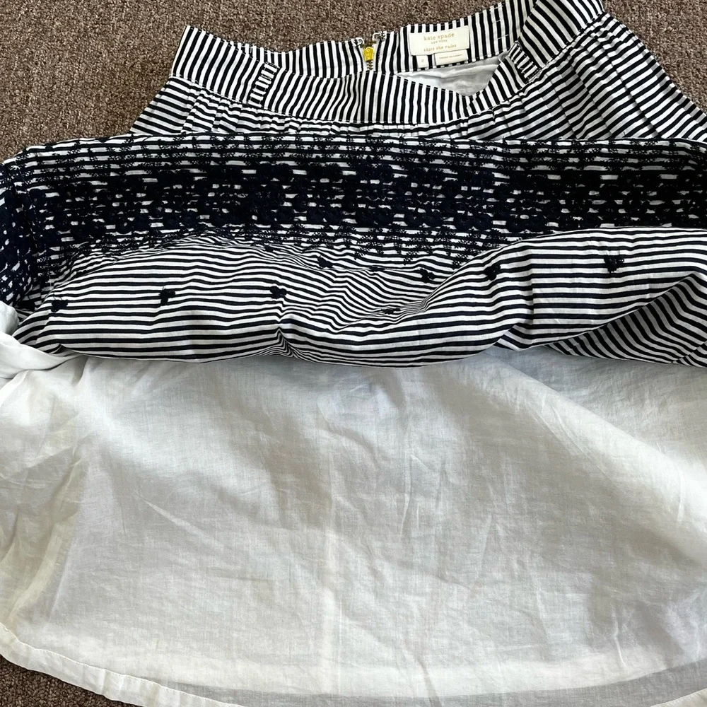 Kate Spade 'Skirt the Rules' Navy-White‎ Striped Floral Eyelet Size 2 / XS